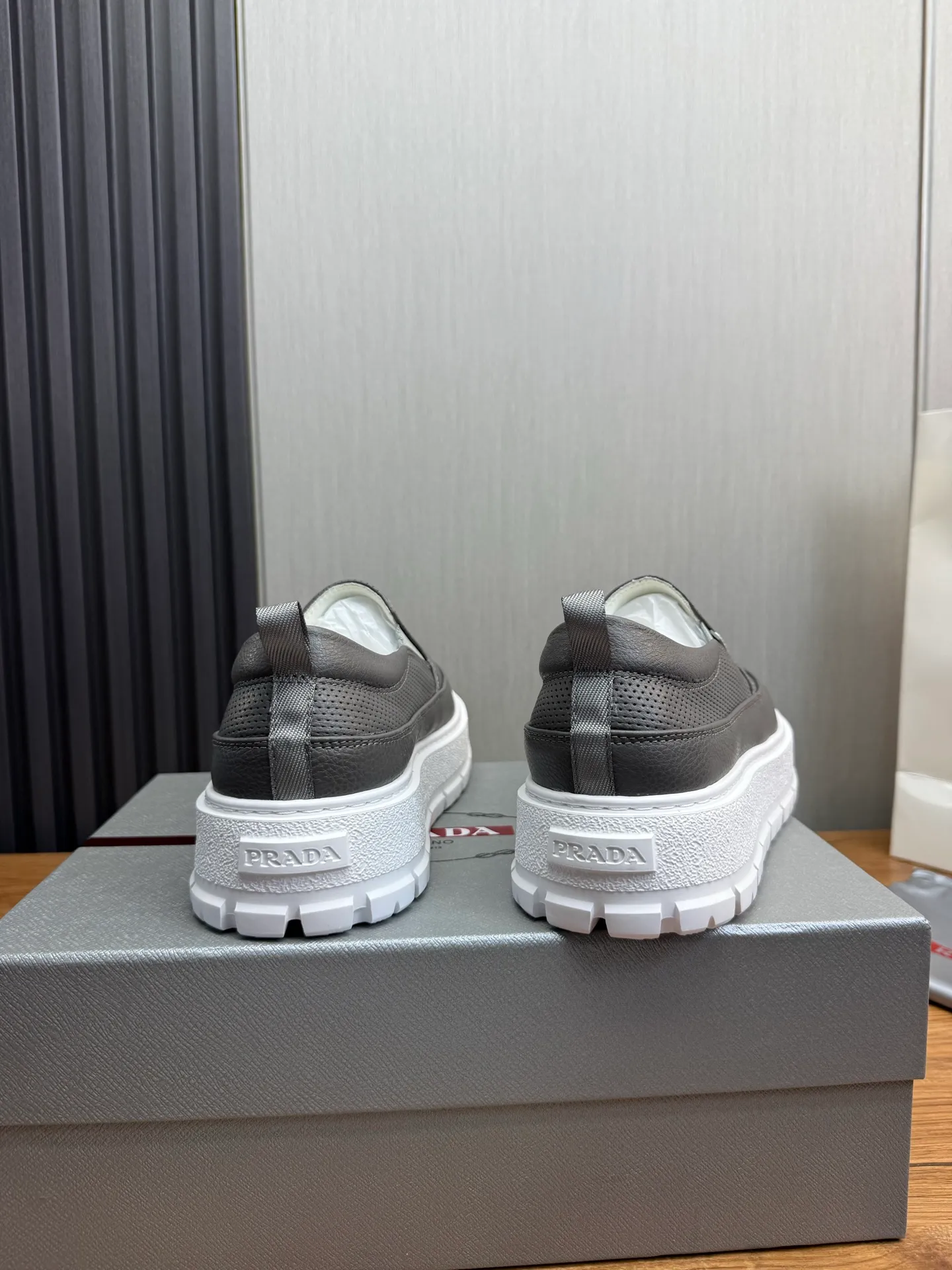 Men's shoes 💰580💰 [PRADA] Men's shoes are popular in the counter, official website is synchronized, 1 high-quality shipment ✔️Imported cowhide punching + cowhide lining, 1🆚1 replica, original sole, 38-45 (45 customized, non-refundable)